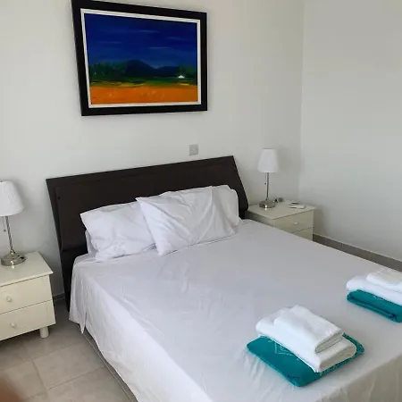 Kings Palace - Stylish, Modern 2 Bed With Sea Views Paphos