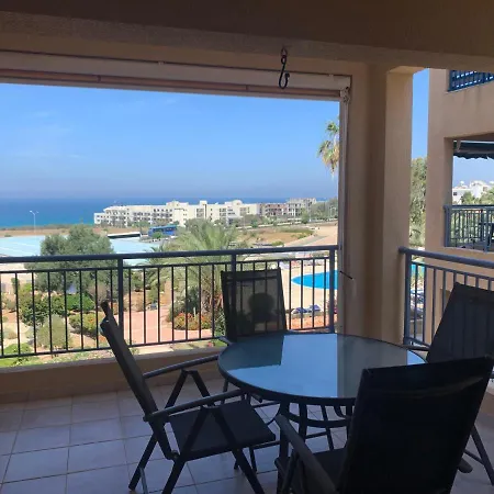 Kings Palace - Stylish, Modern 2 Bed With Sea Views Paphos