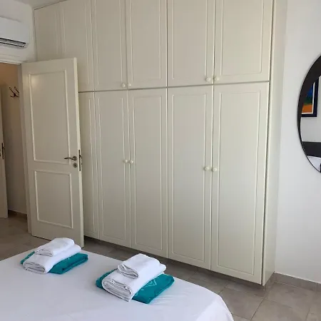 Kings Palace - Stylish, Modern 2 Bed With Sea Views Paphos