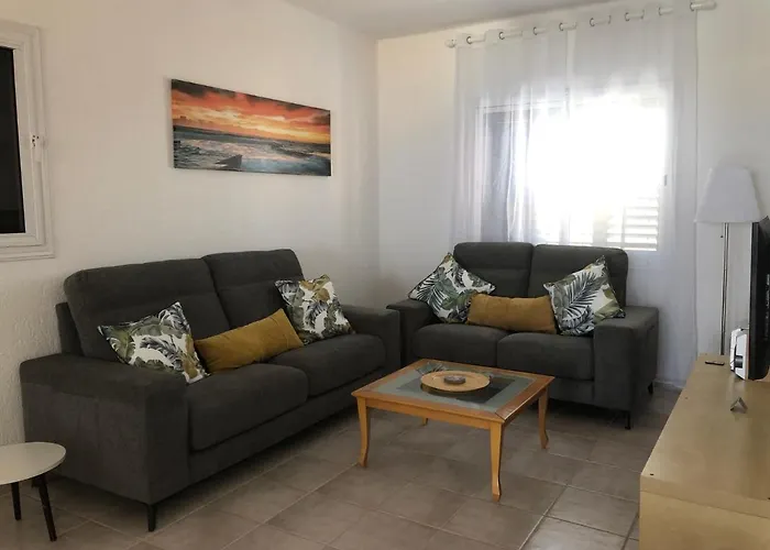 Kings Palace - Stylish, Modern 2 Bed With Sea Views Daire Pafos