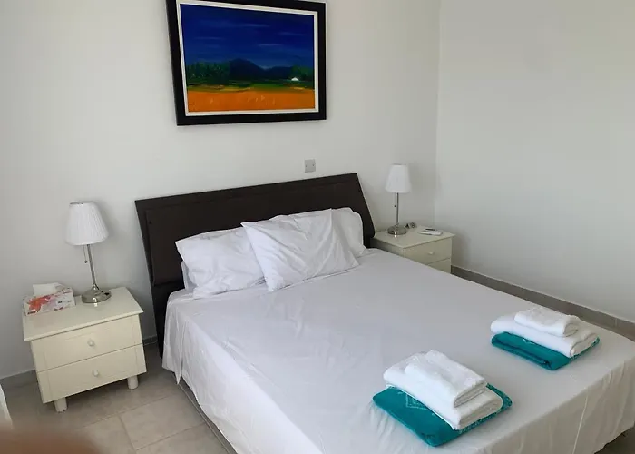 Kings Palace - Stylish, Modern 2 Bed With Sea Views Pafos