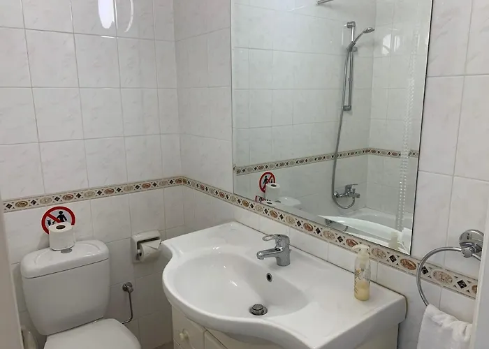 Kings Palace - Stylish, Modern 2 Bed With Sea Views *