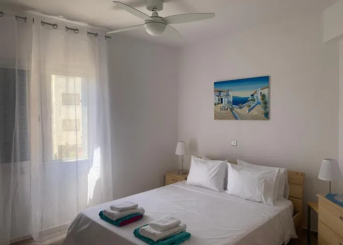 Apartmán Kings Palace - Stylish, Modern 2 Bed With Sea Views Paphos